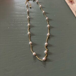 Necklace gold and pearls